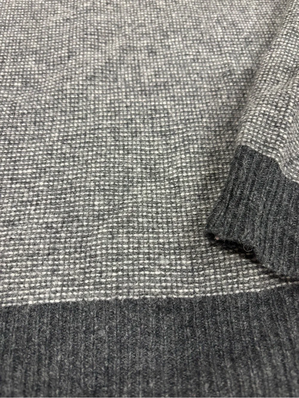 J.Crew 100% Lambswool Crewneck Sweater Gray Charcoal Contrast V Detail Men’s XL